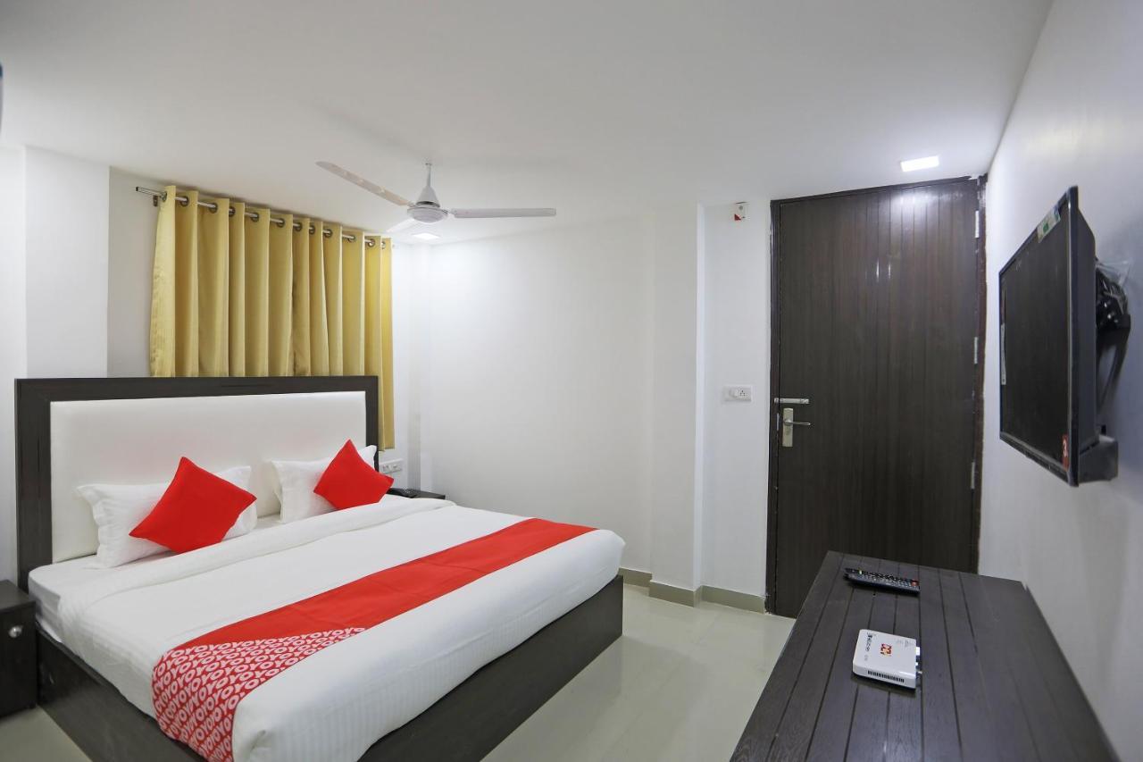 Townhouse South Lawn Hotel New Delhi Ngoại thất bức ảnh