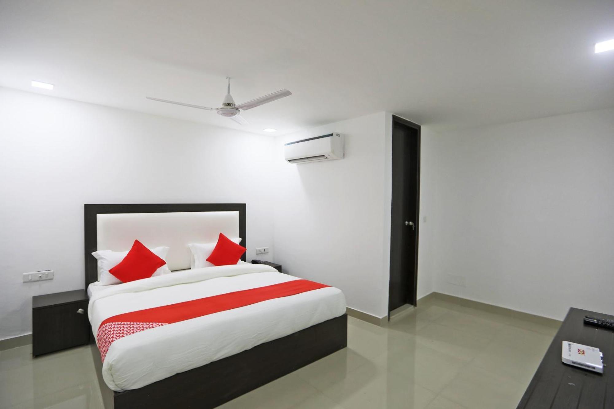 Townhouse South Lawn Hotel New Delhi Ngoại thất bức ảnh